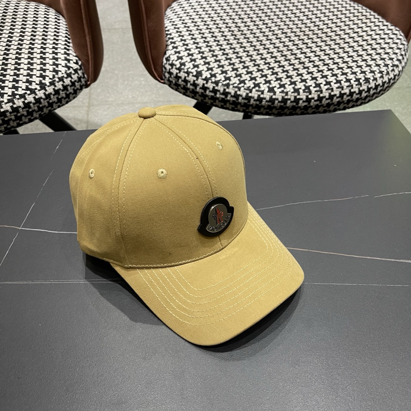 Moncler hat