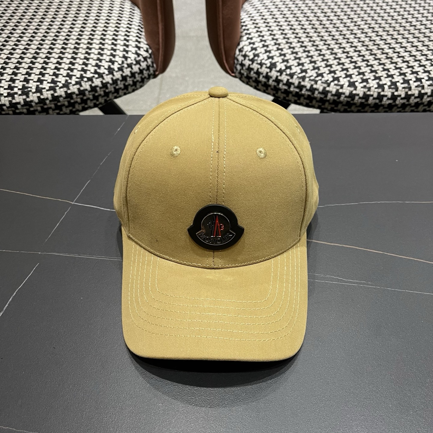 Moncler hat