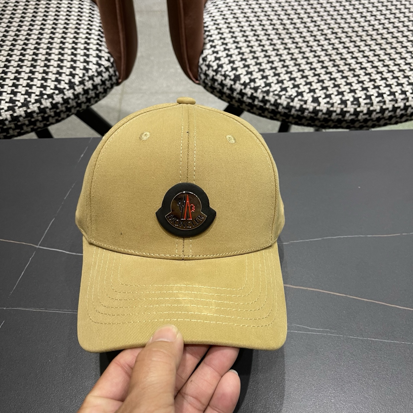 Moncler hat