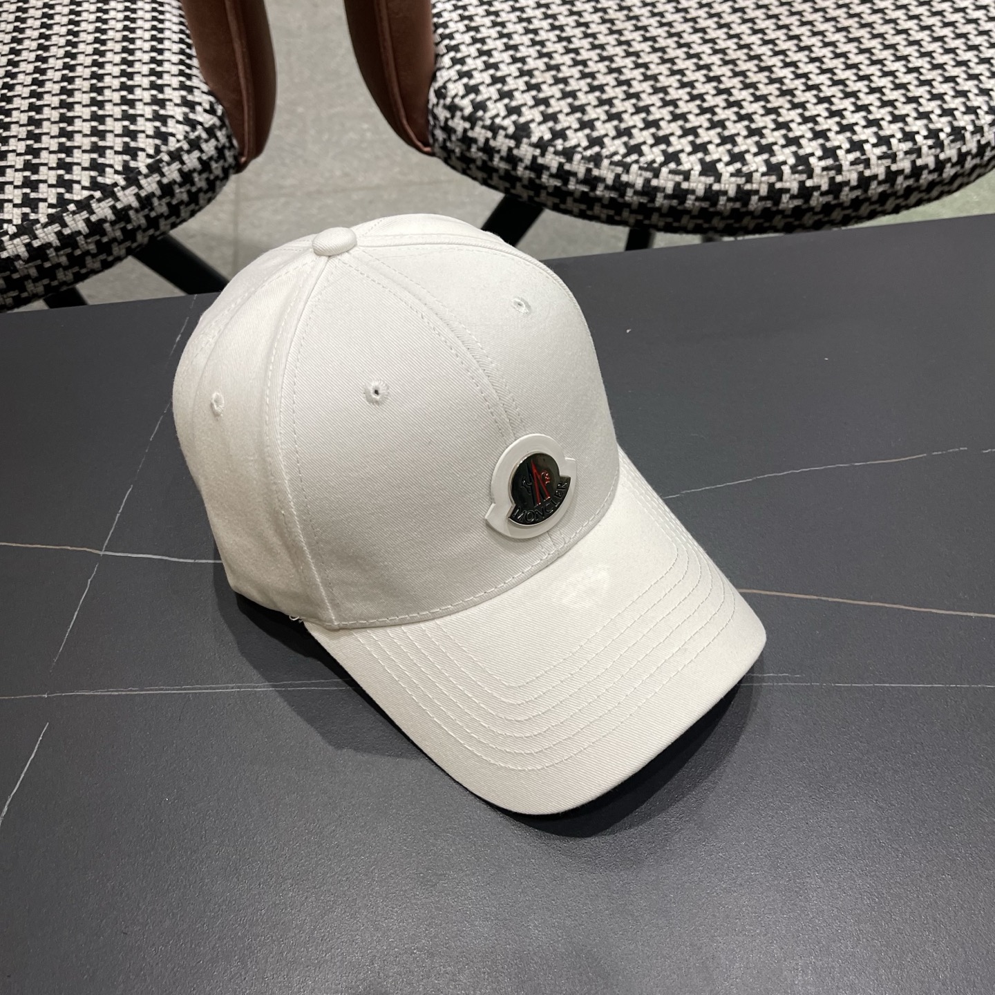 Moncler hat