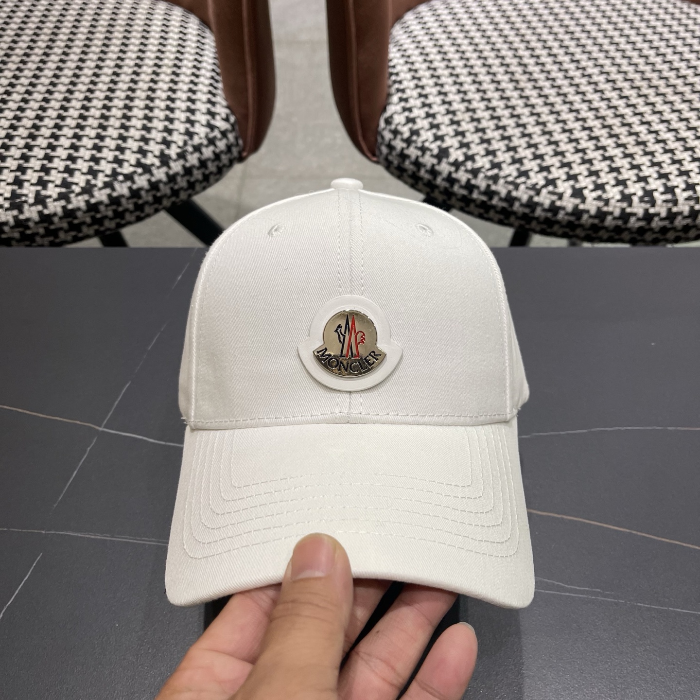 Moncler hat