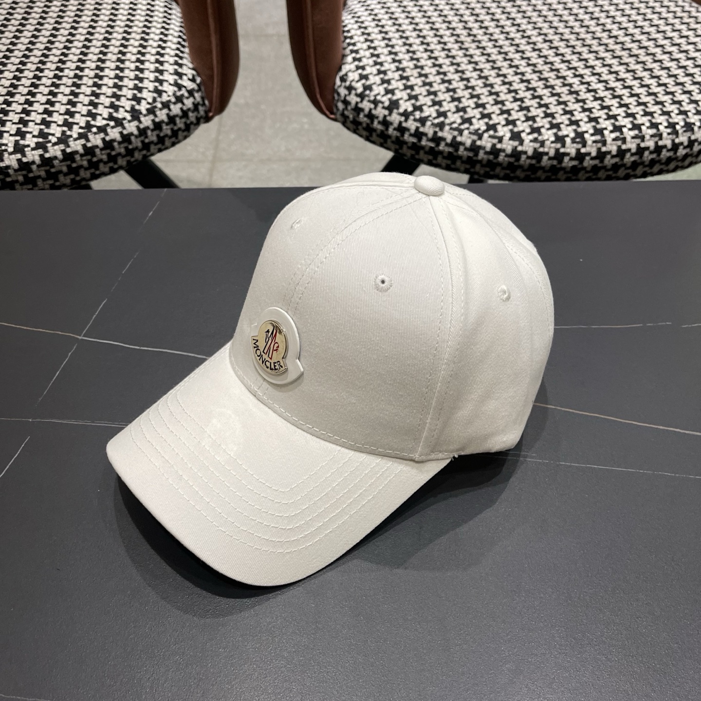 Moncler hat