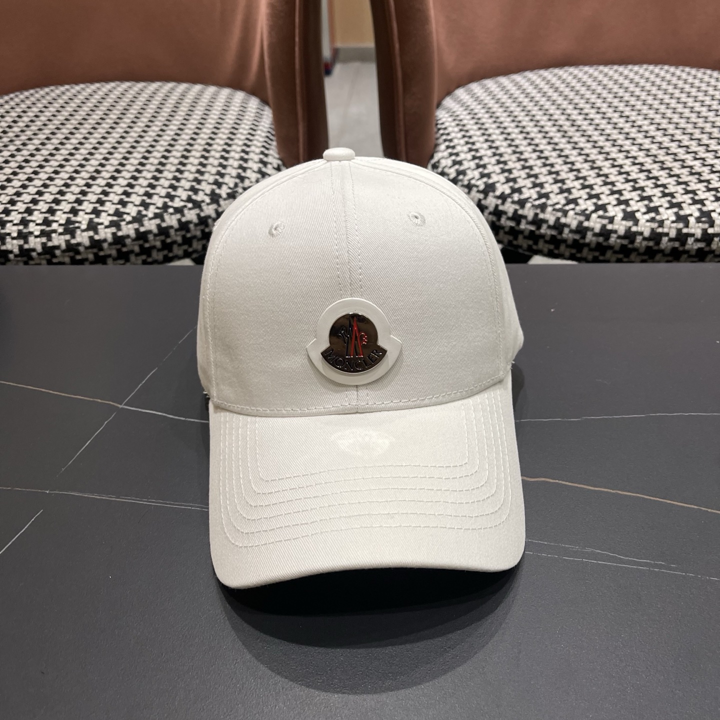 Moncler hat
