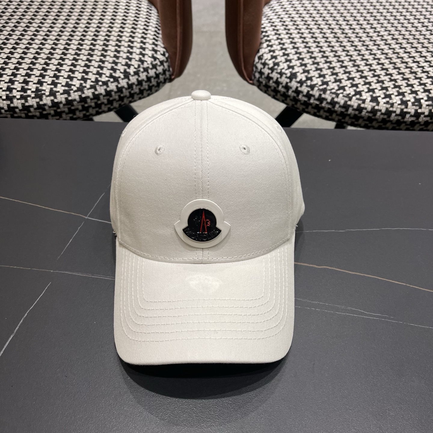 Moncler hat