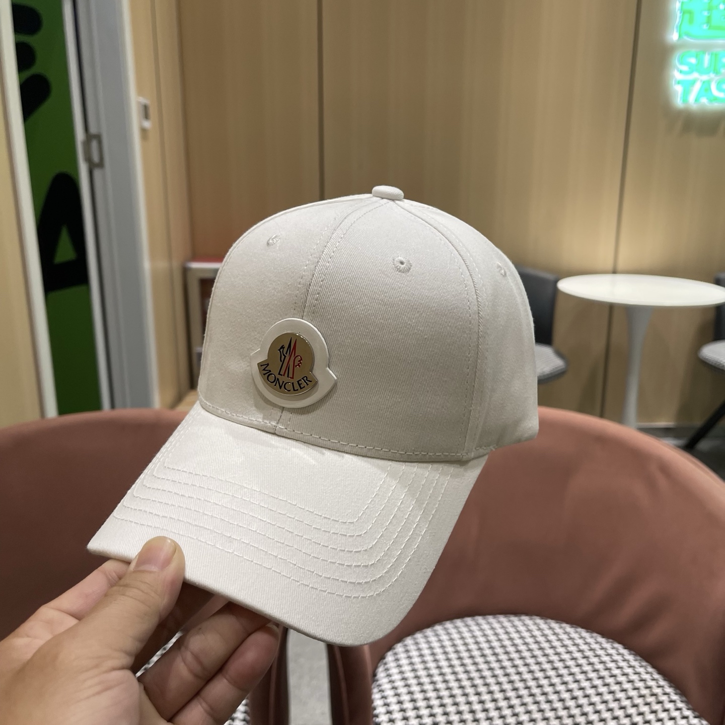 Moncler hat