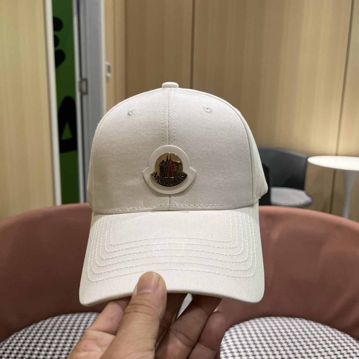 Moncler hat