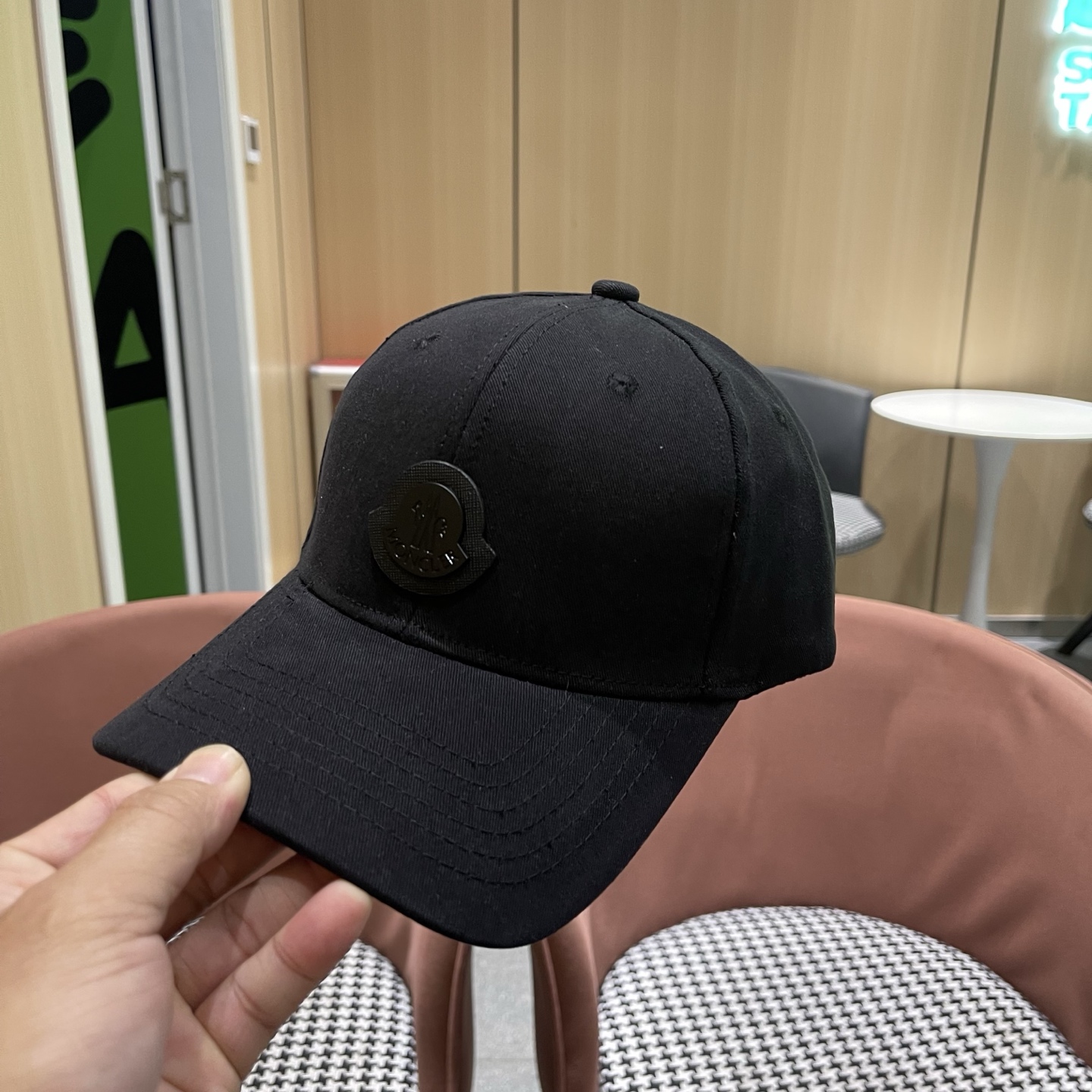 Moncler hat