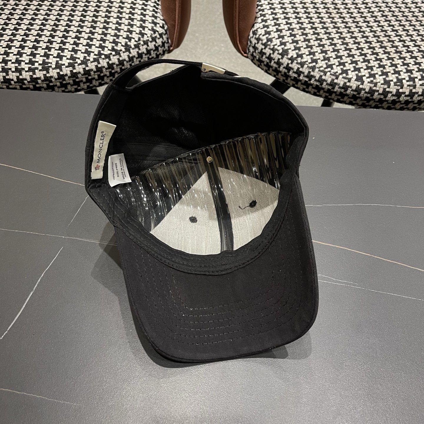Moncler hat