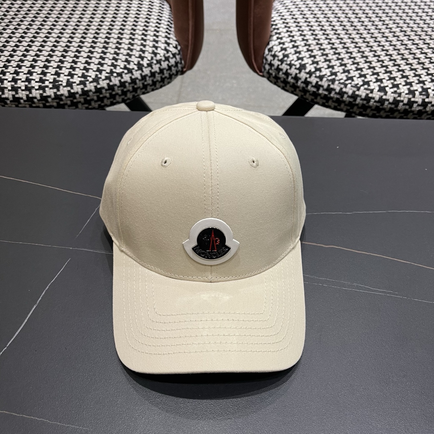 Moncler hat