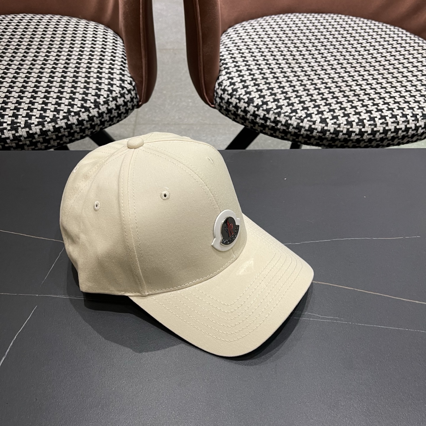 Moncler hat