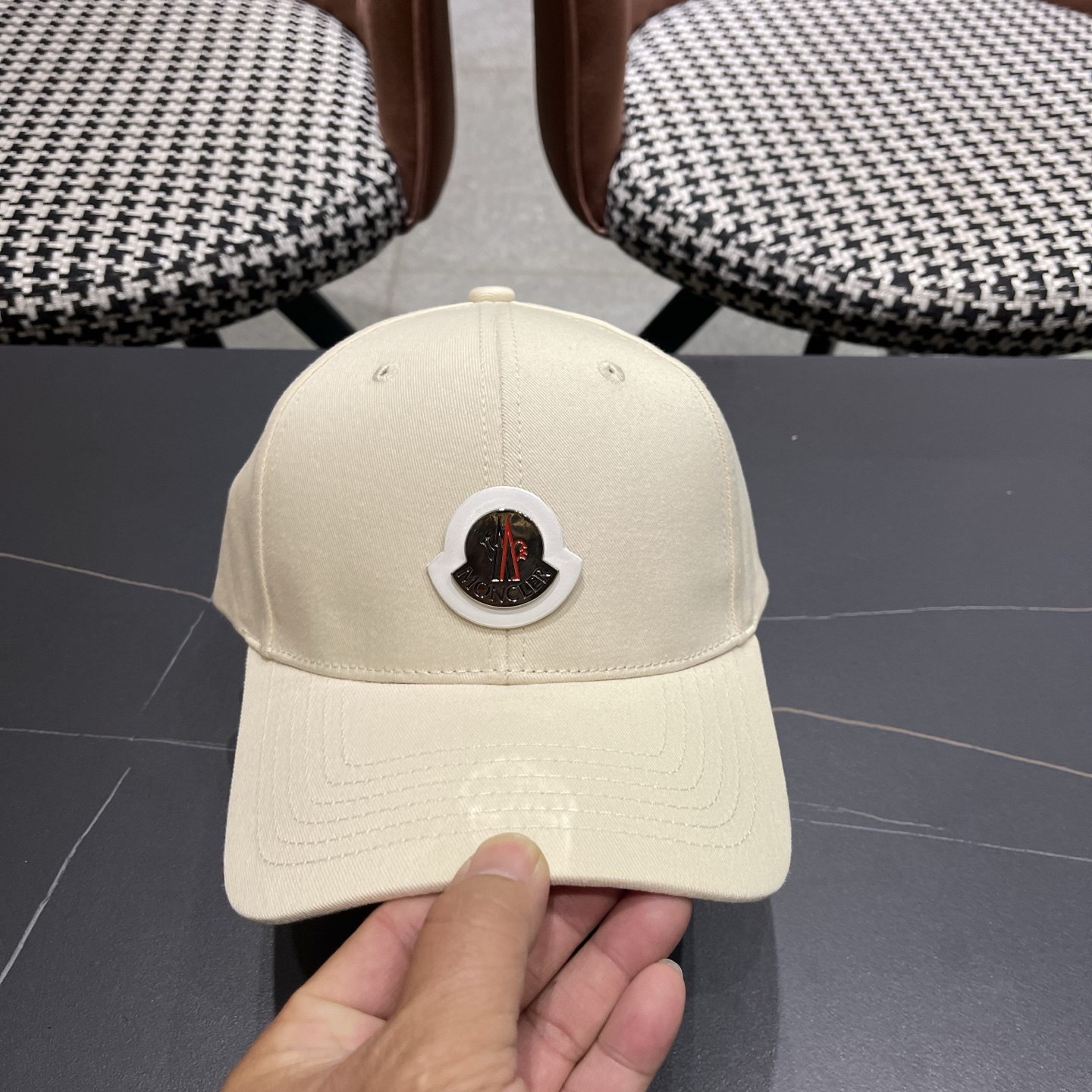 Moncler hat