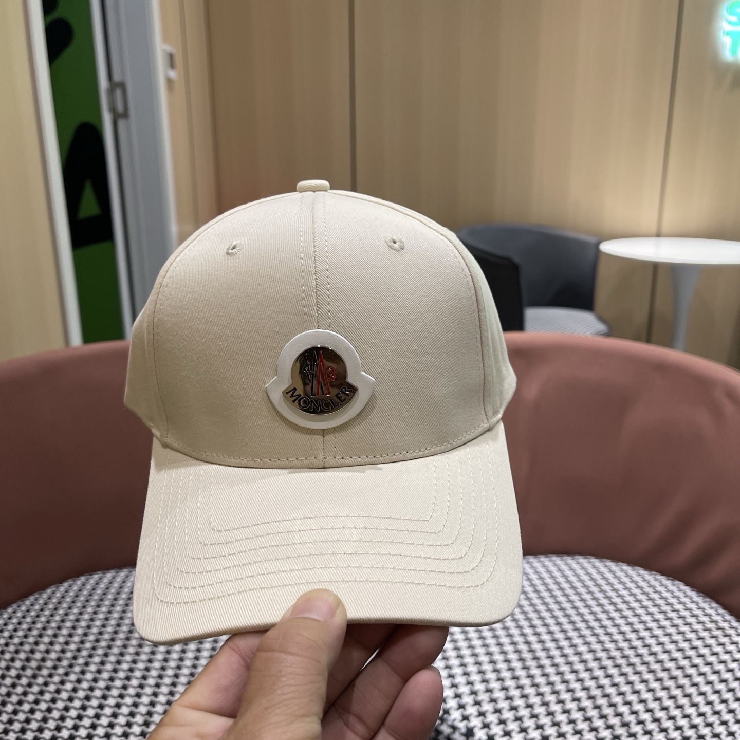 Moncler hat