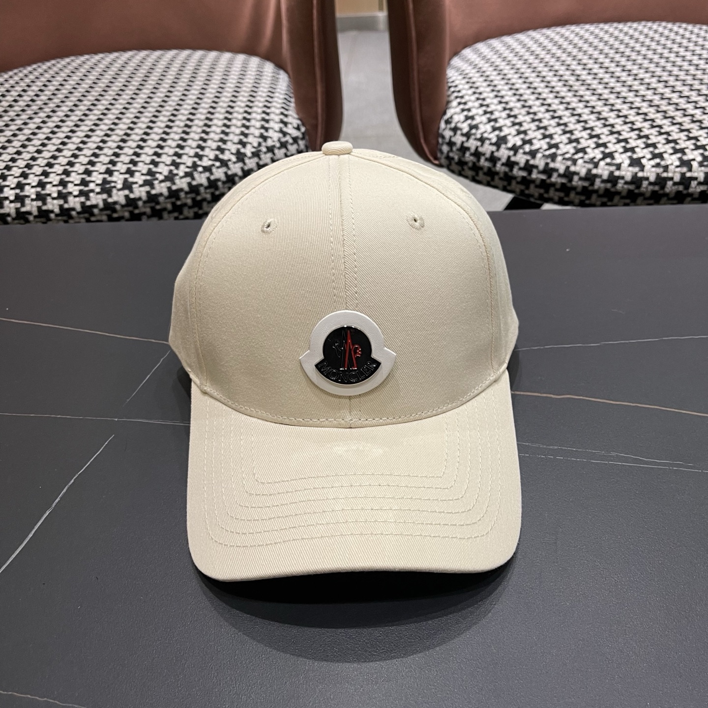 Moncler hat