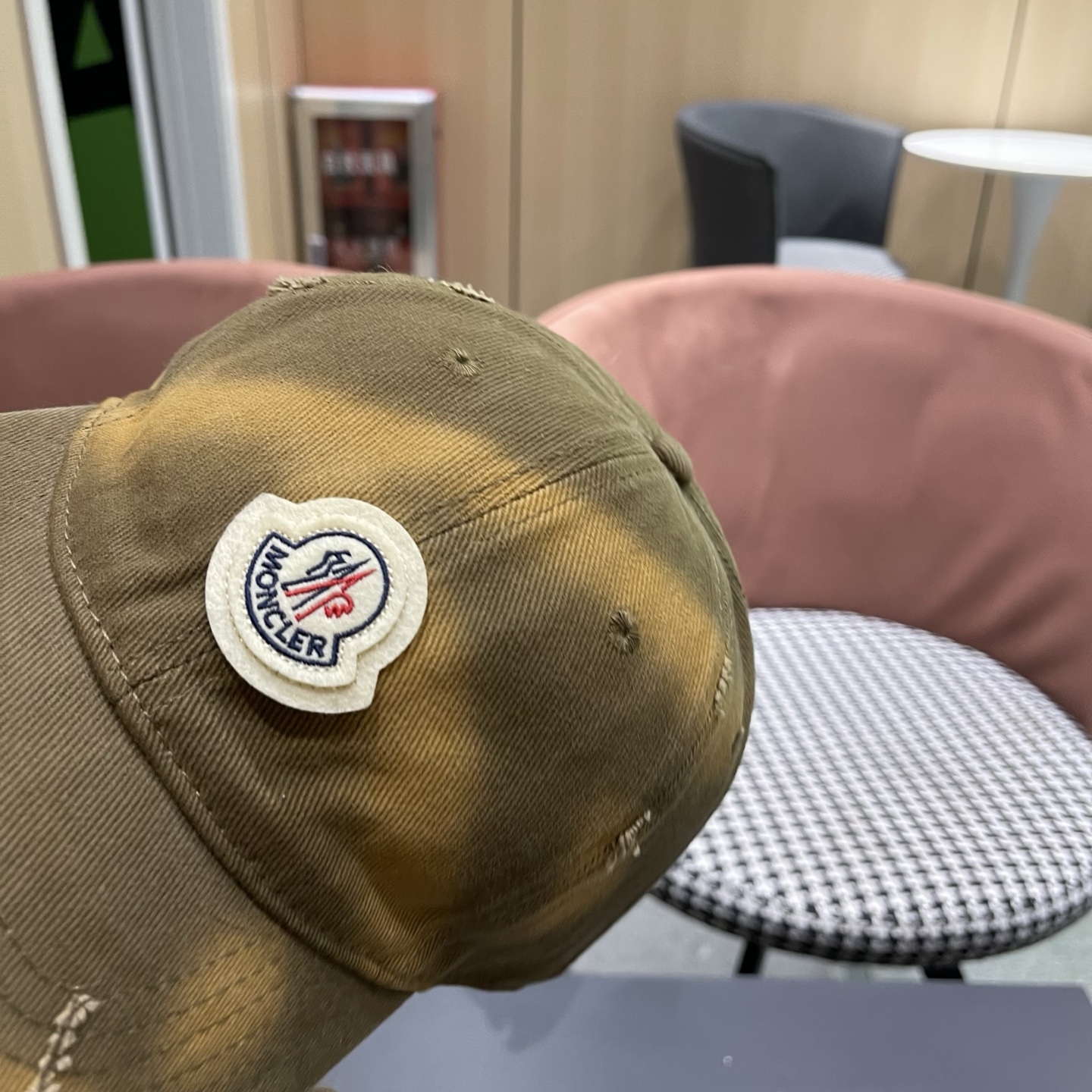 Moncler hat