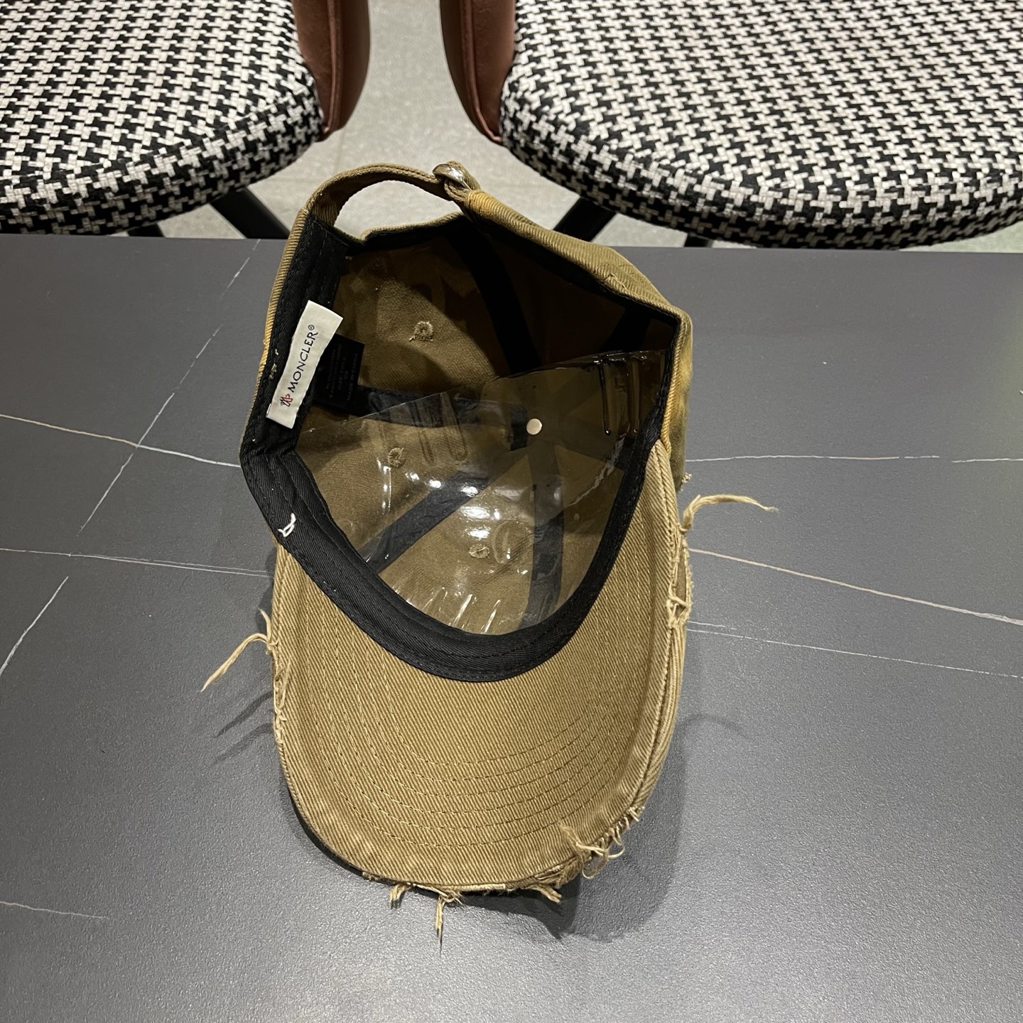 Moncler hat