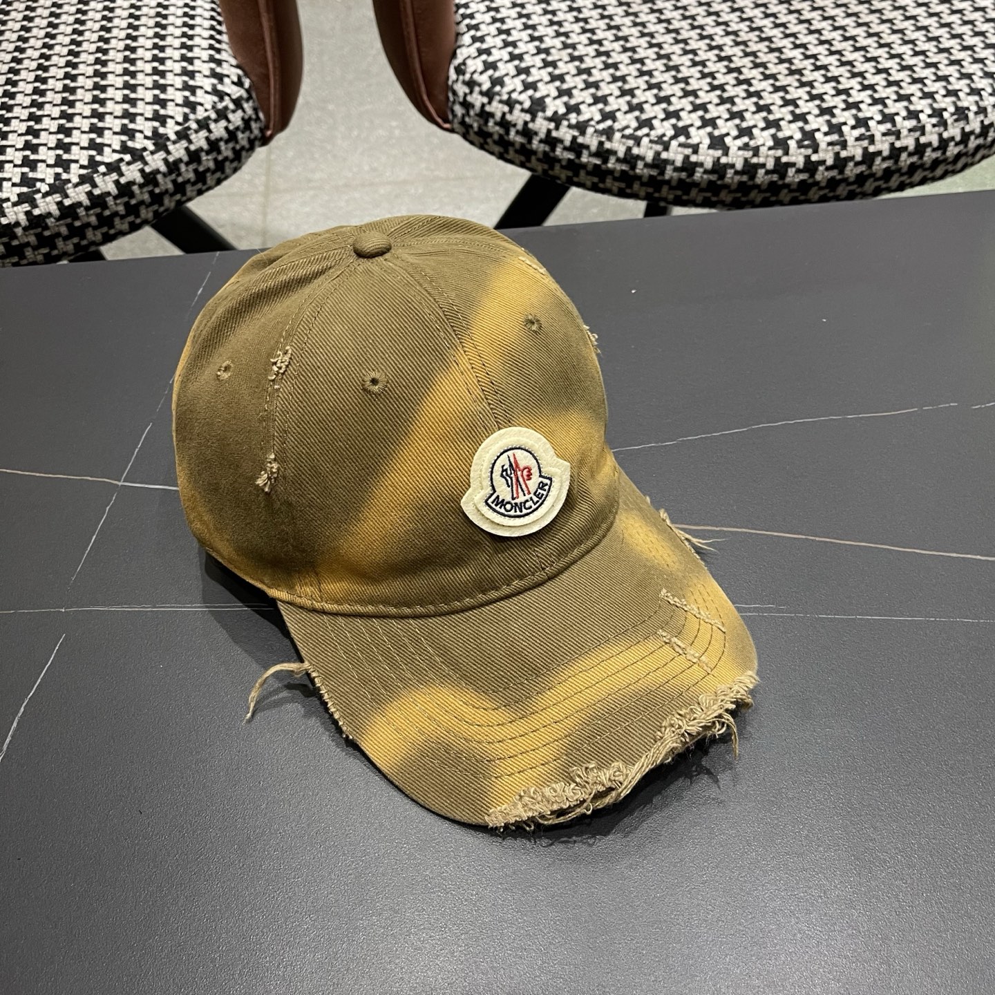 Moncler hat