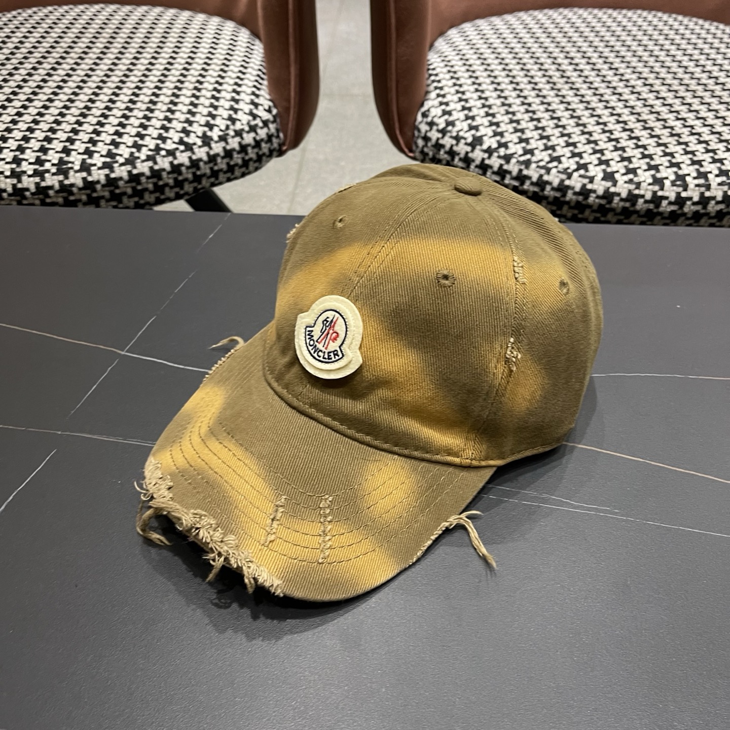 Moncler hat