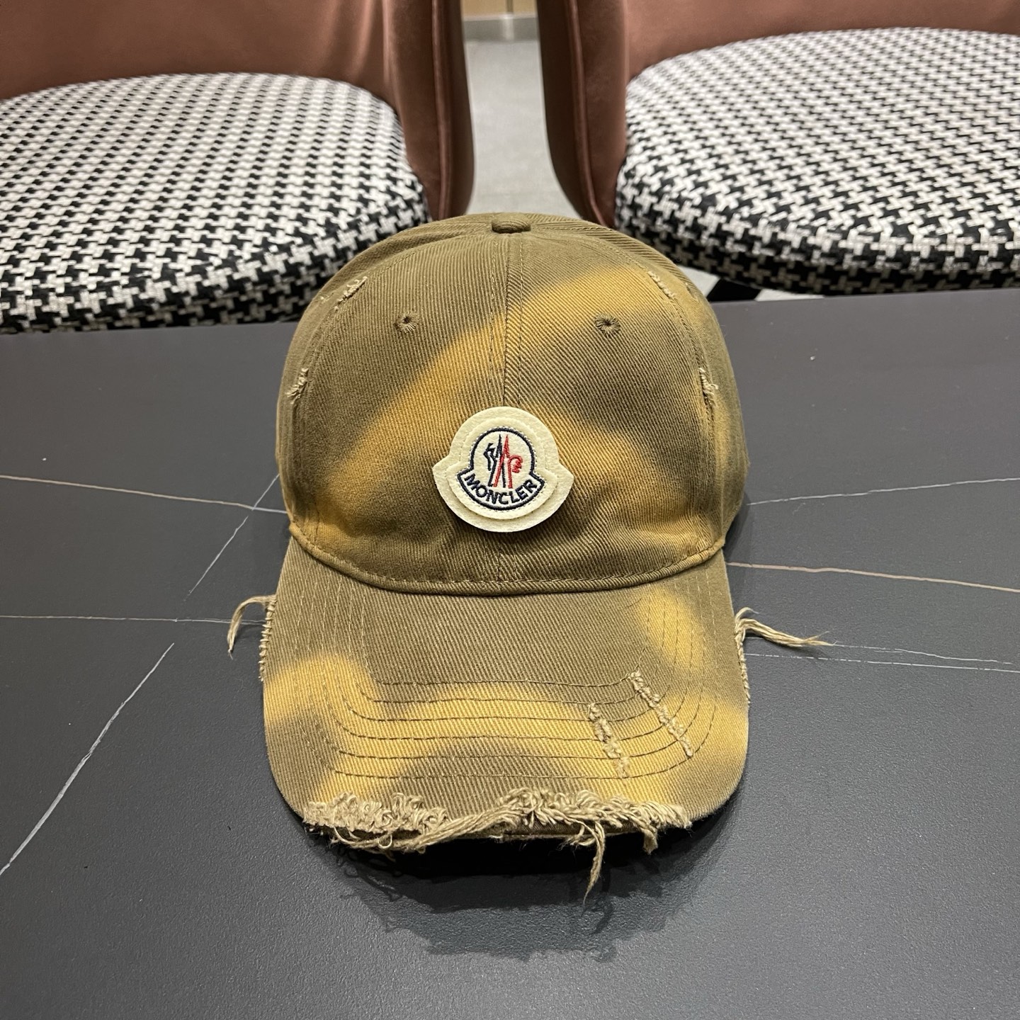 Moncler hat