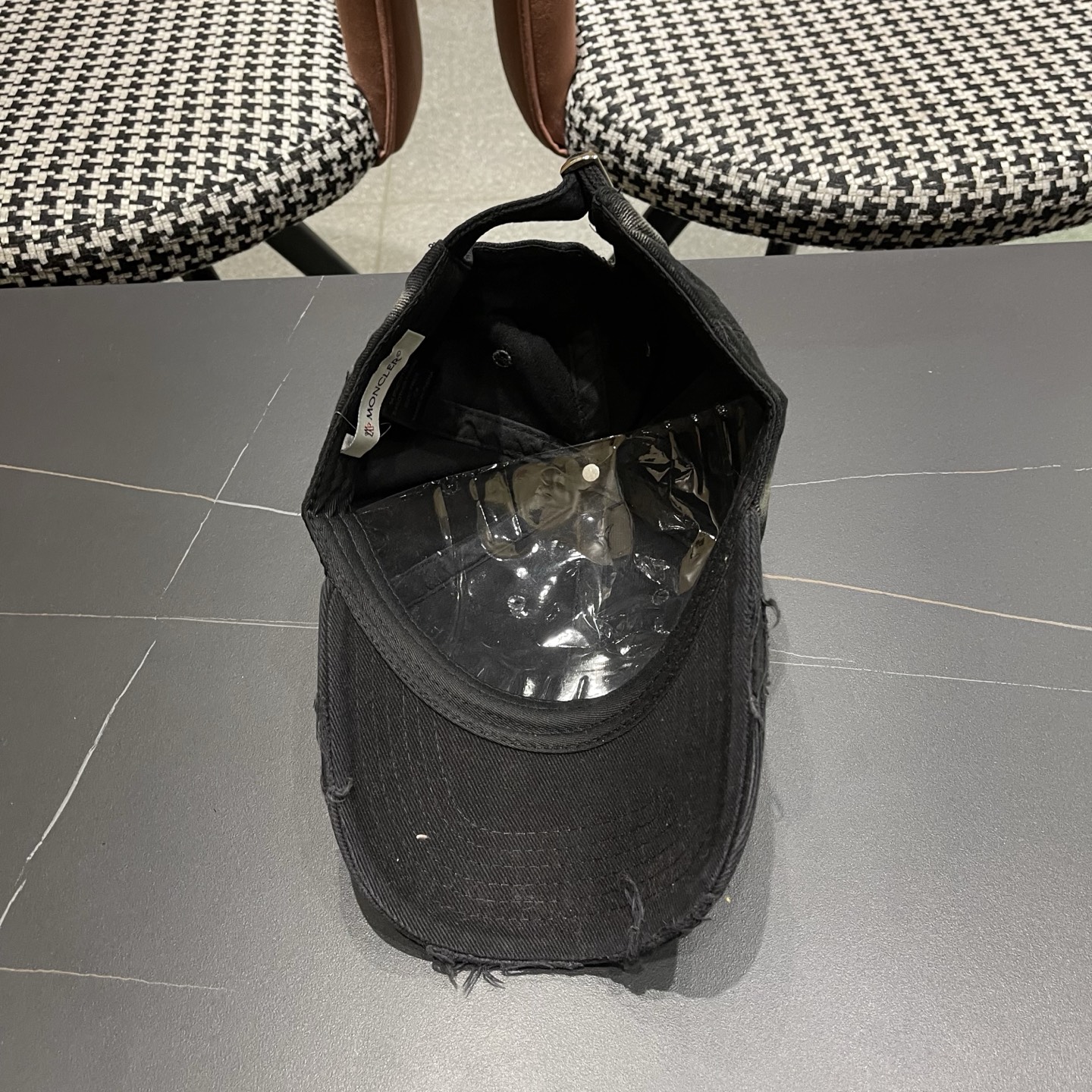 Moncler hat