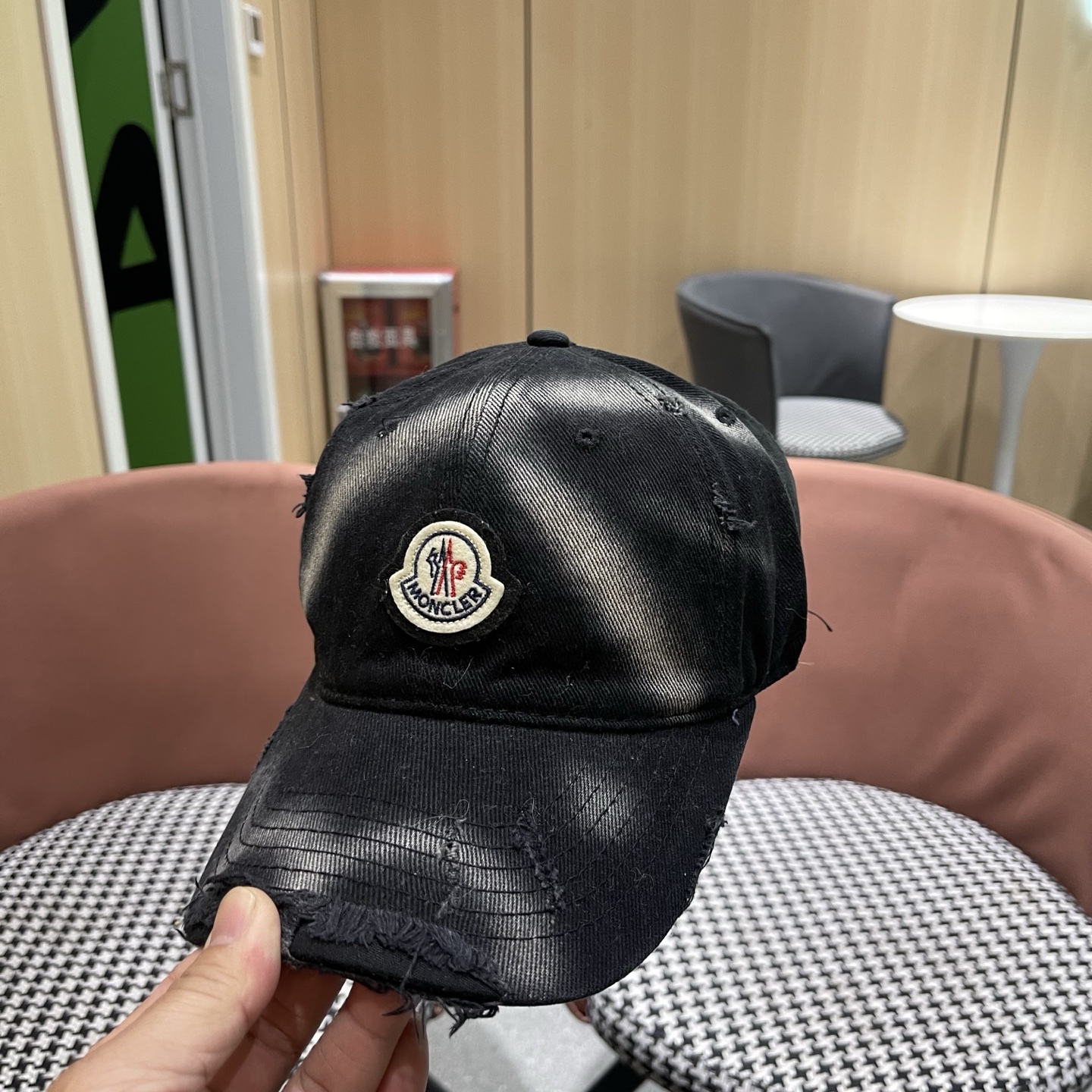 Moncler hat
