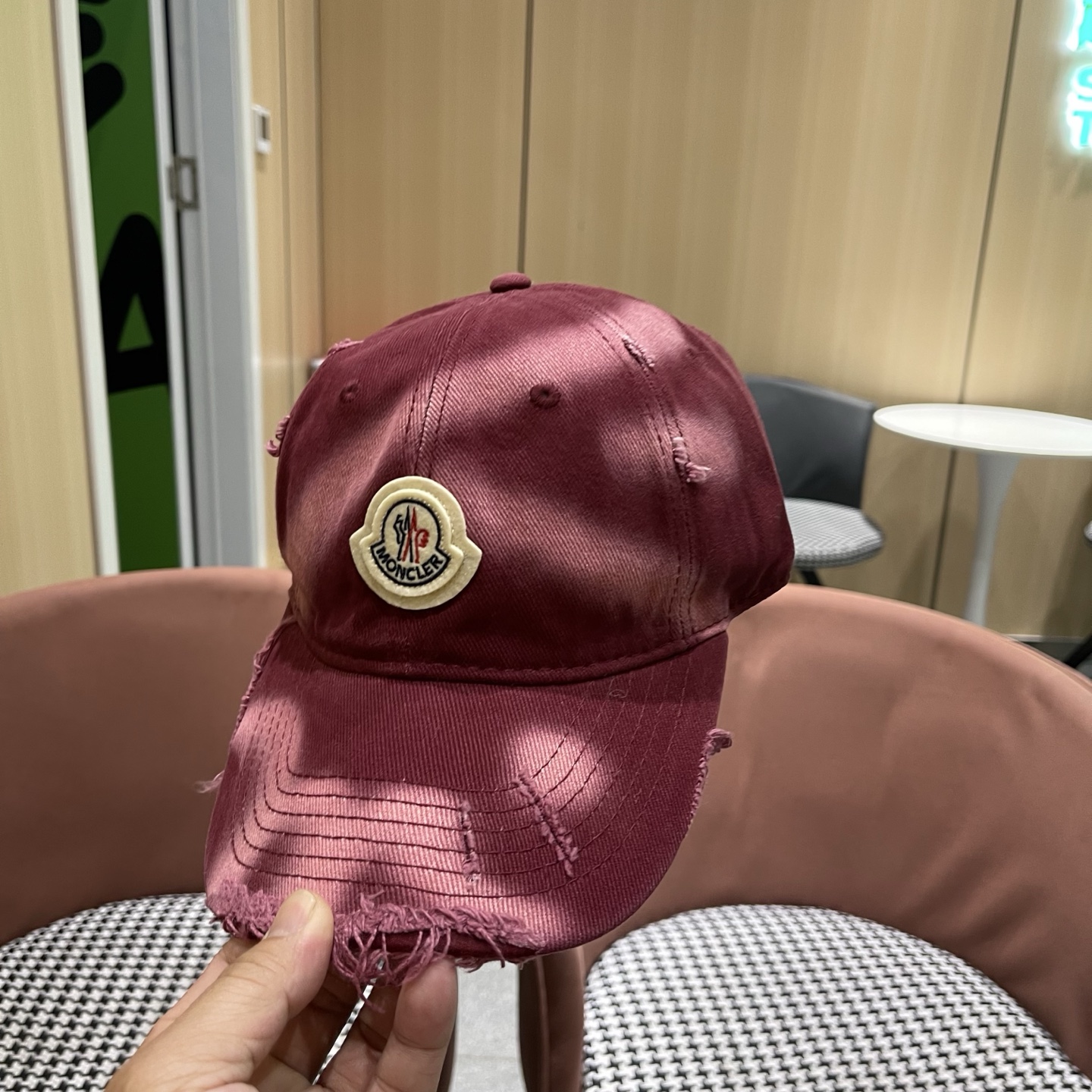 Moncler hat