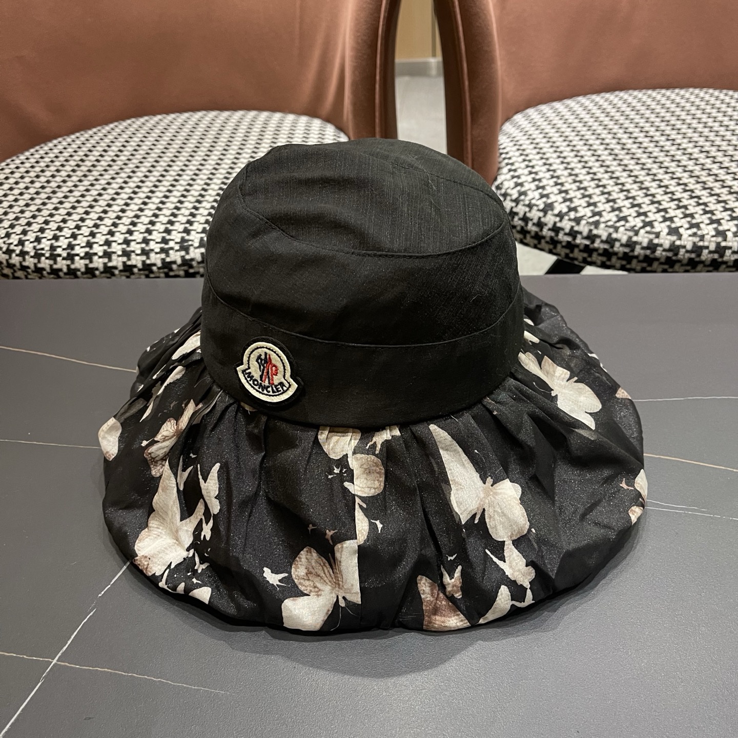 Moncler hat