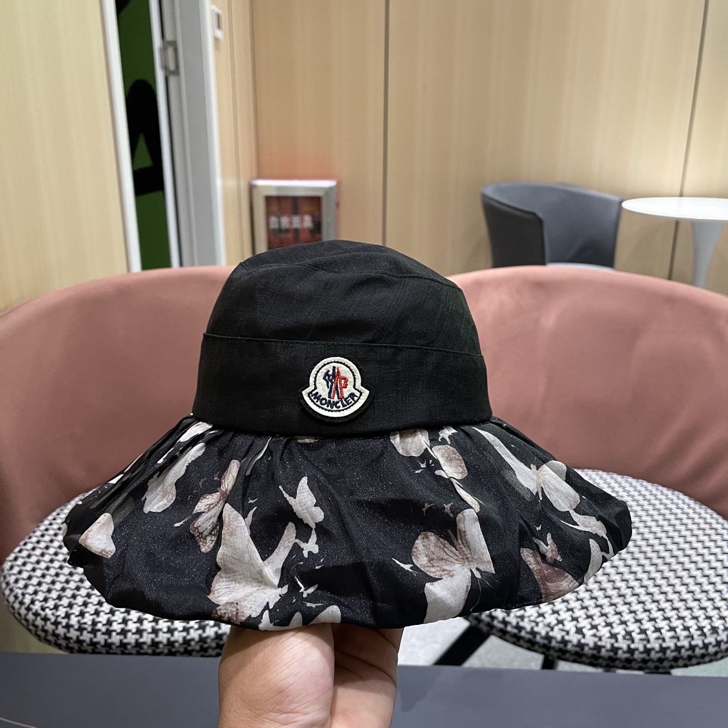 Moncler hat