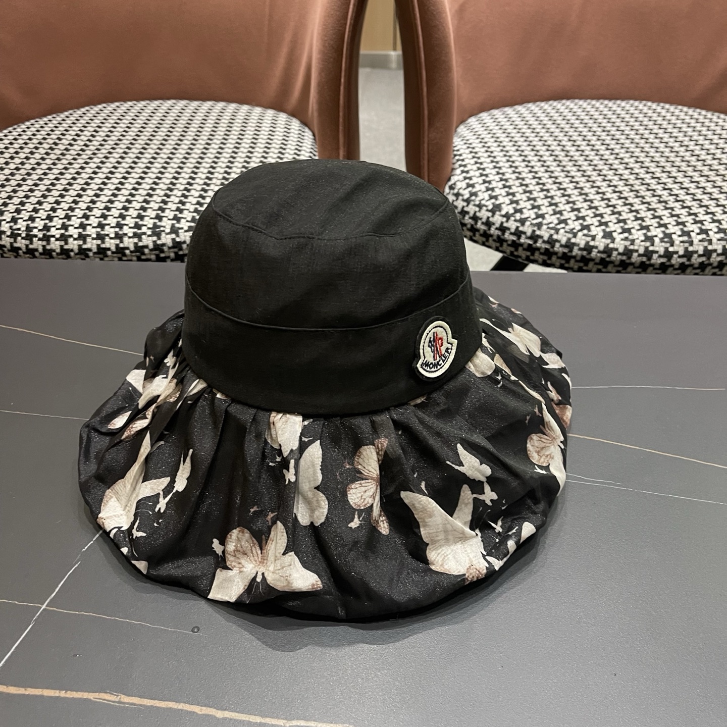 Moncler hat