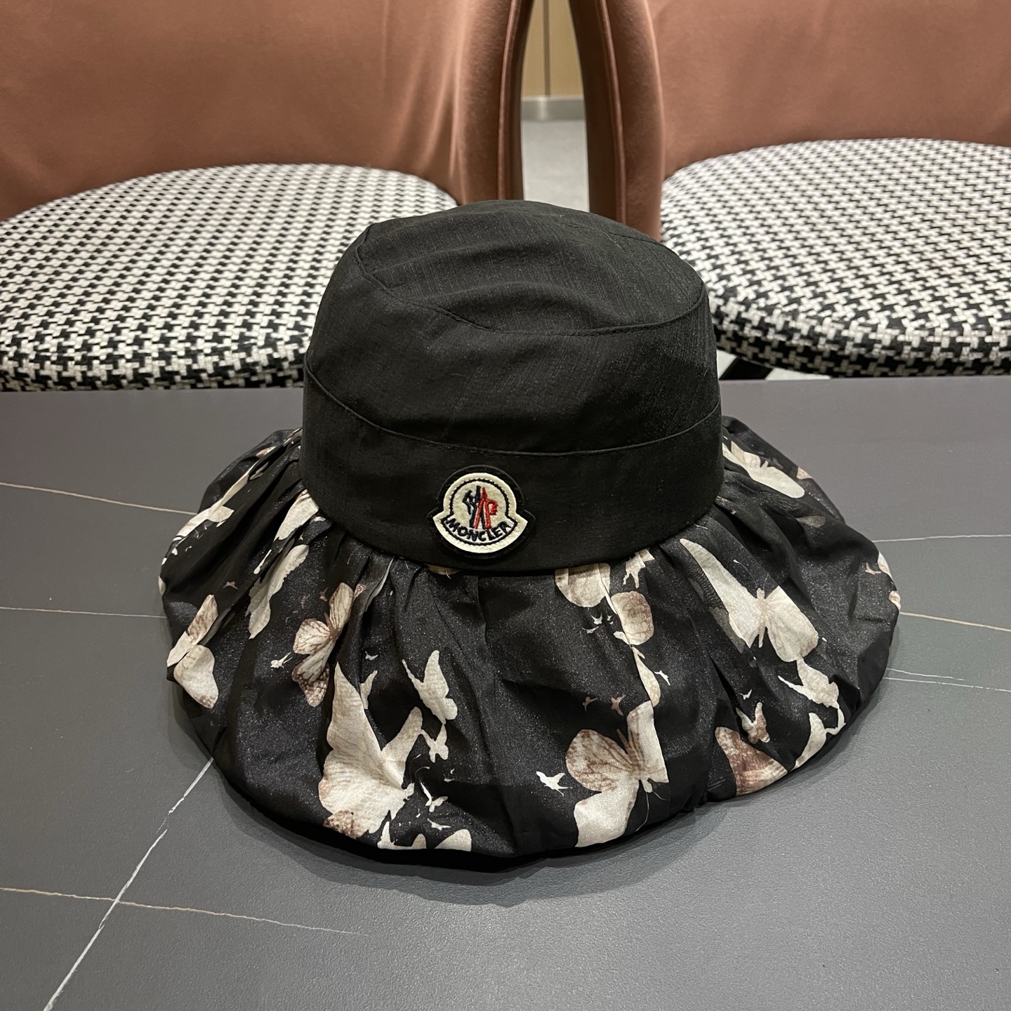 Moncler hat