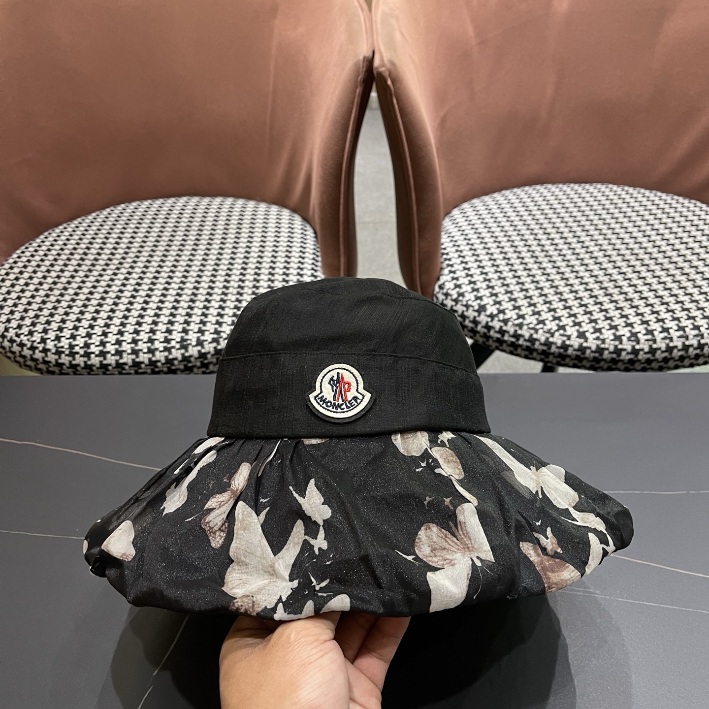 Moncler hat