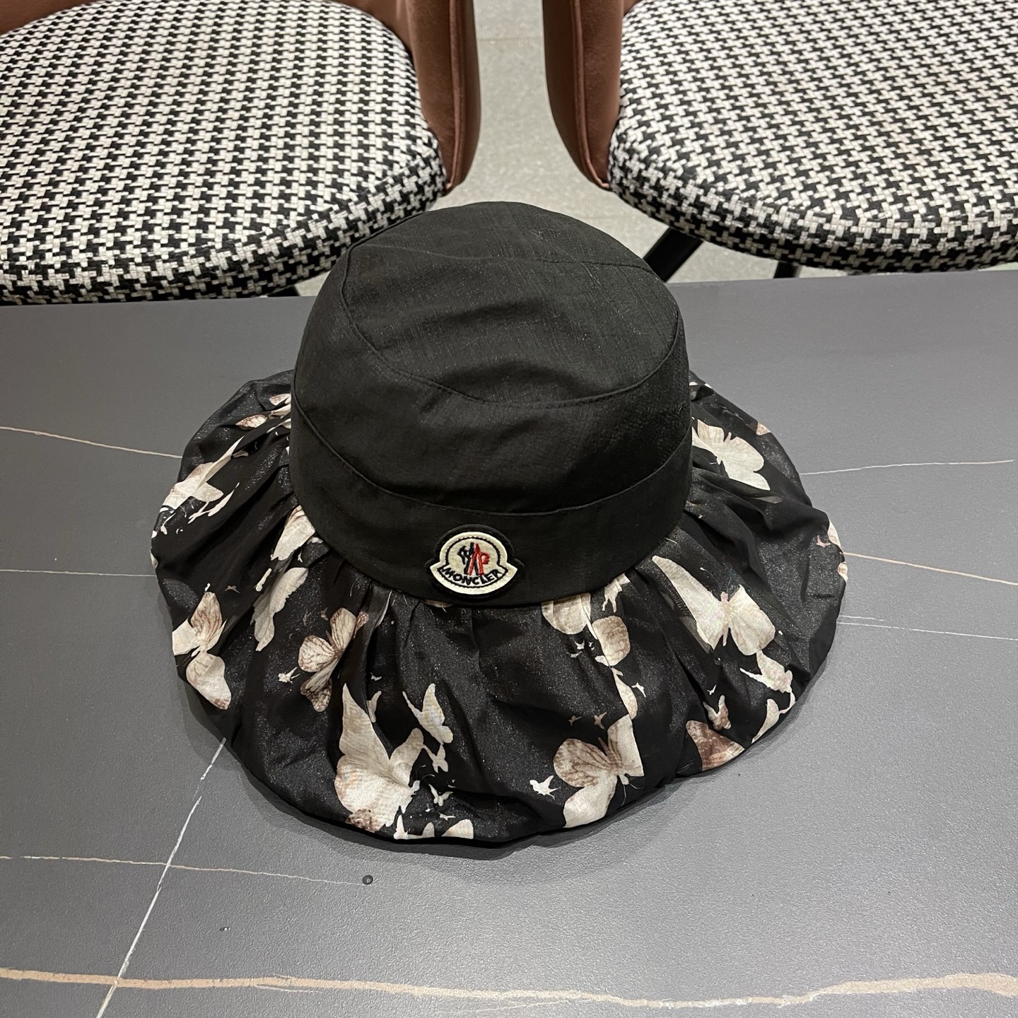 Moncler hat