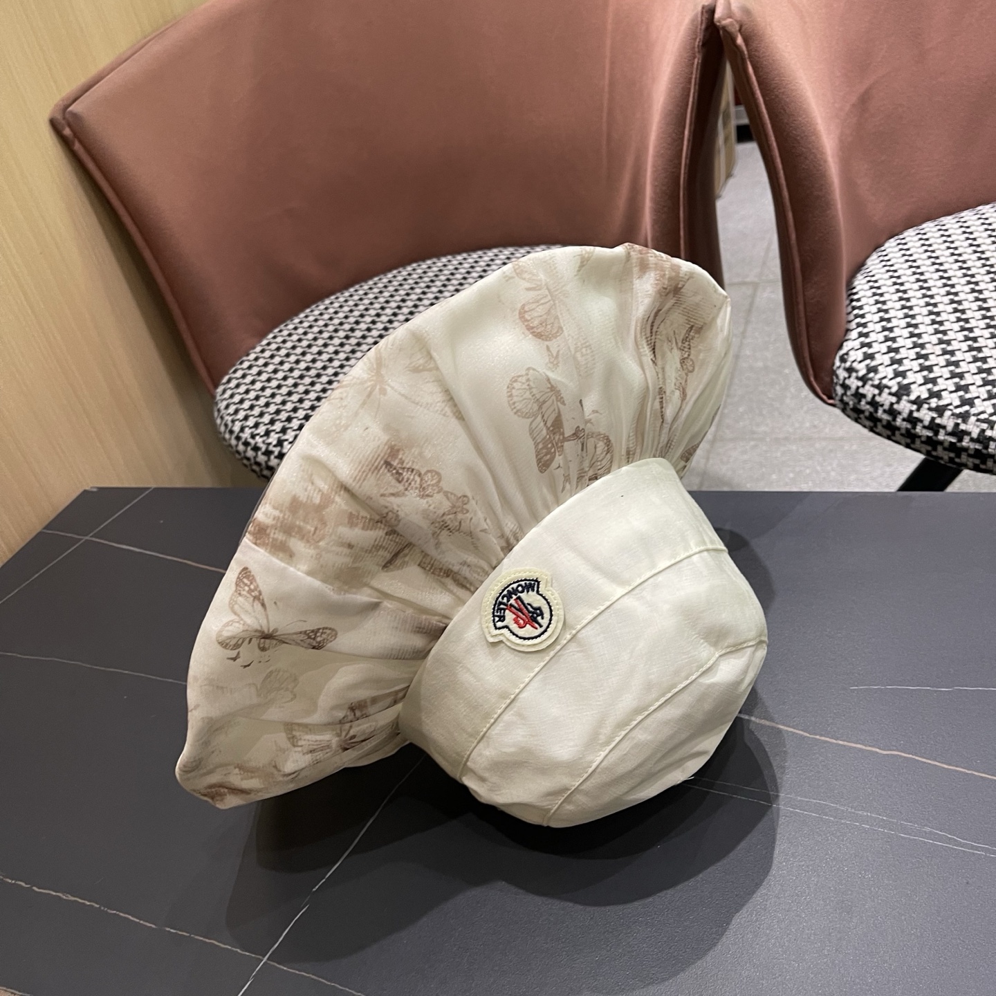 Moncler hat