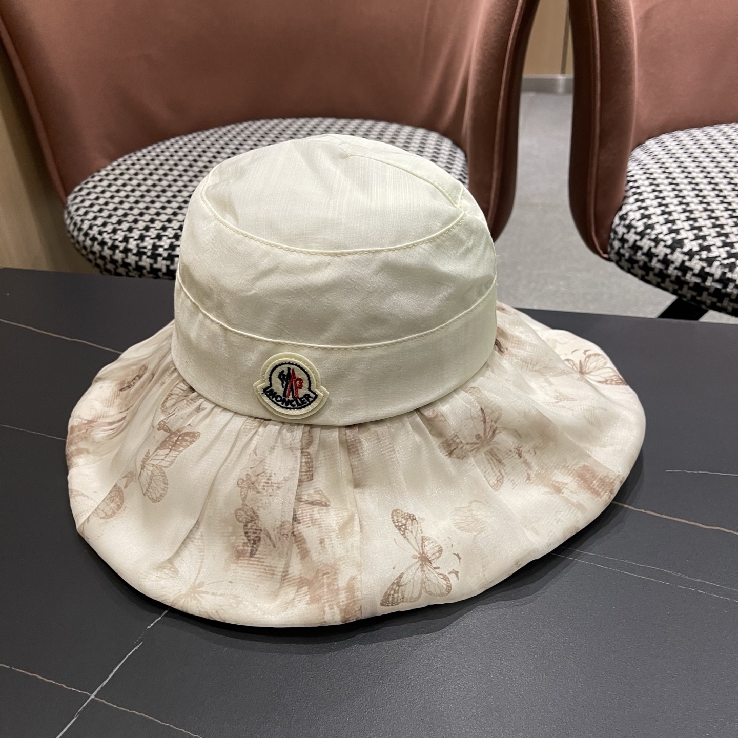 Moncler hat