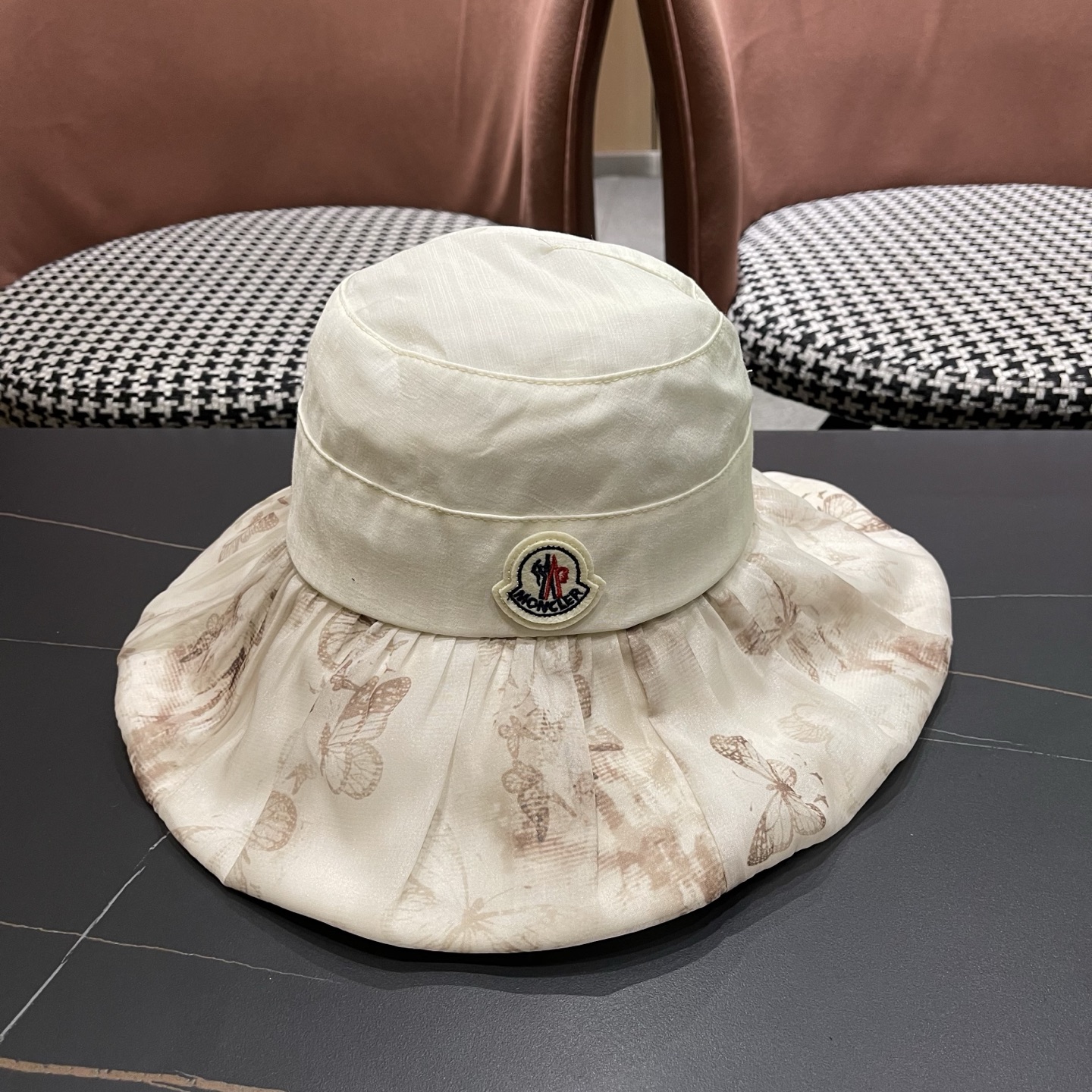 Moncler hat