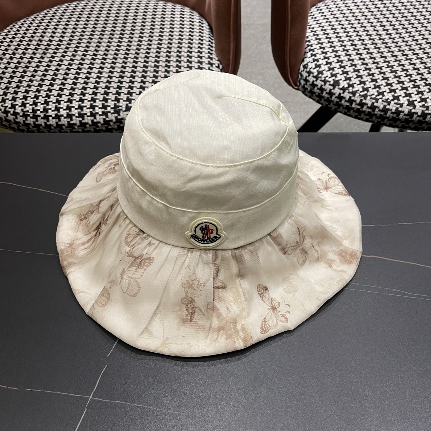 Moncler hat
