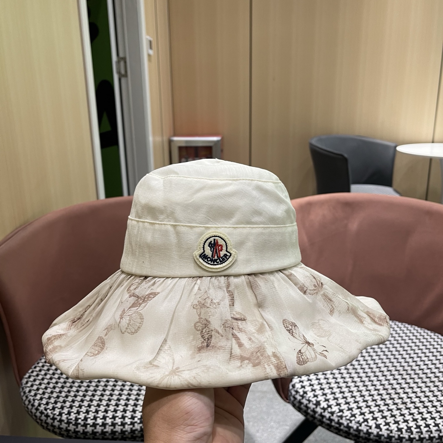Moncler hat