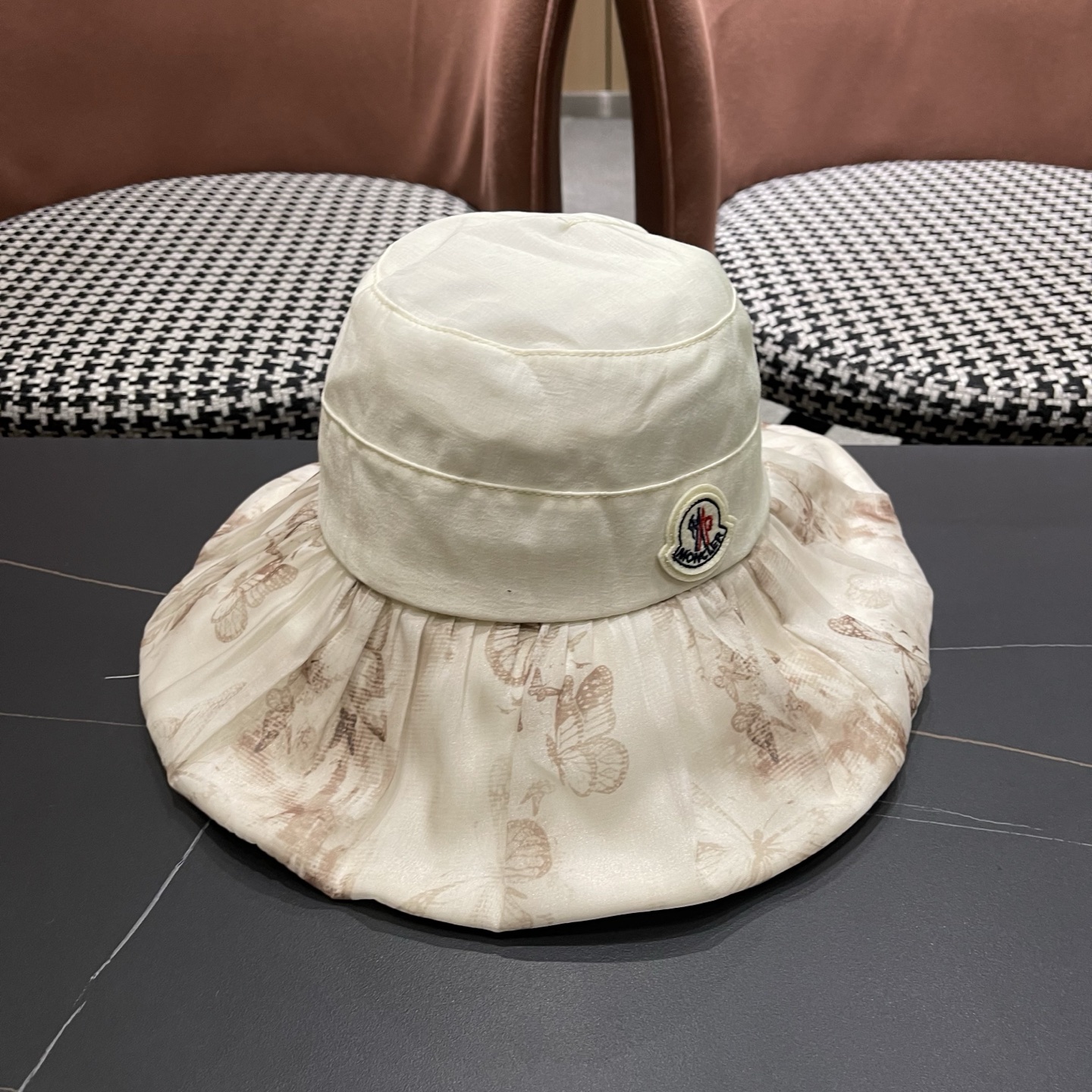 Moncler hat
