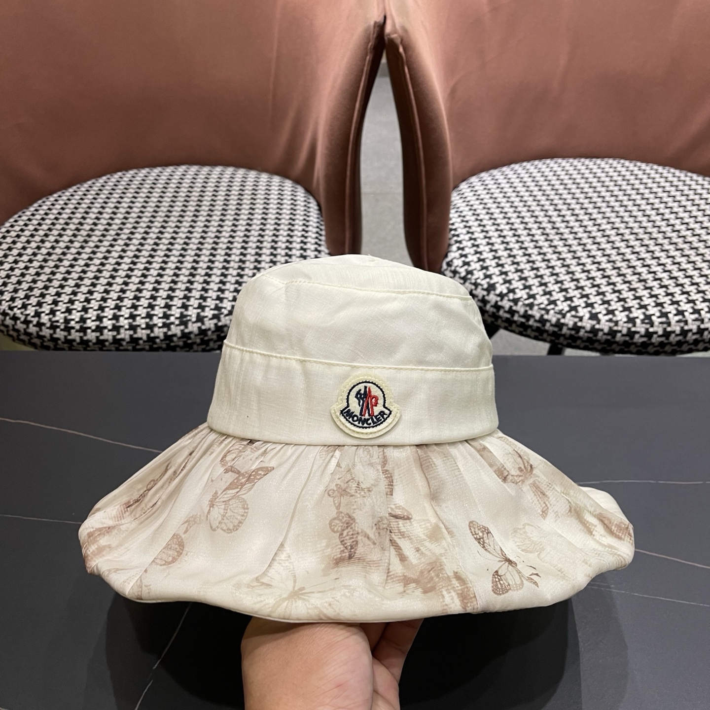 Moncler hat