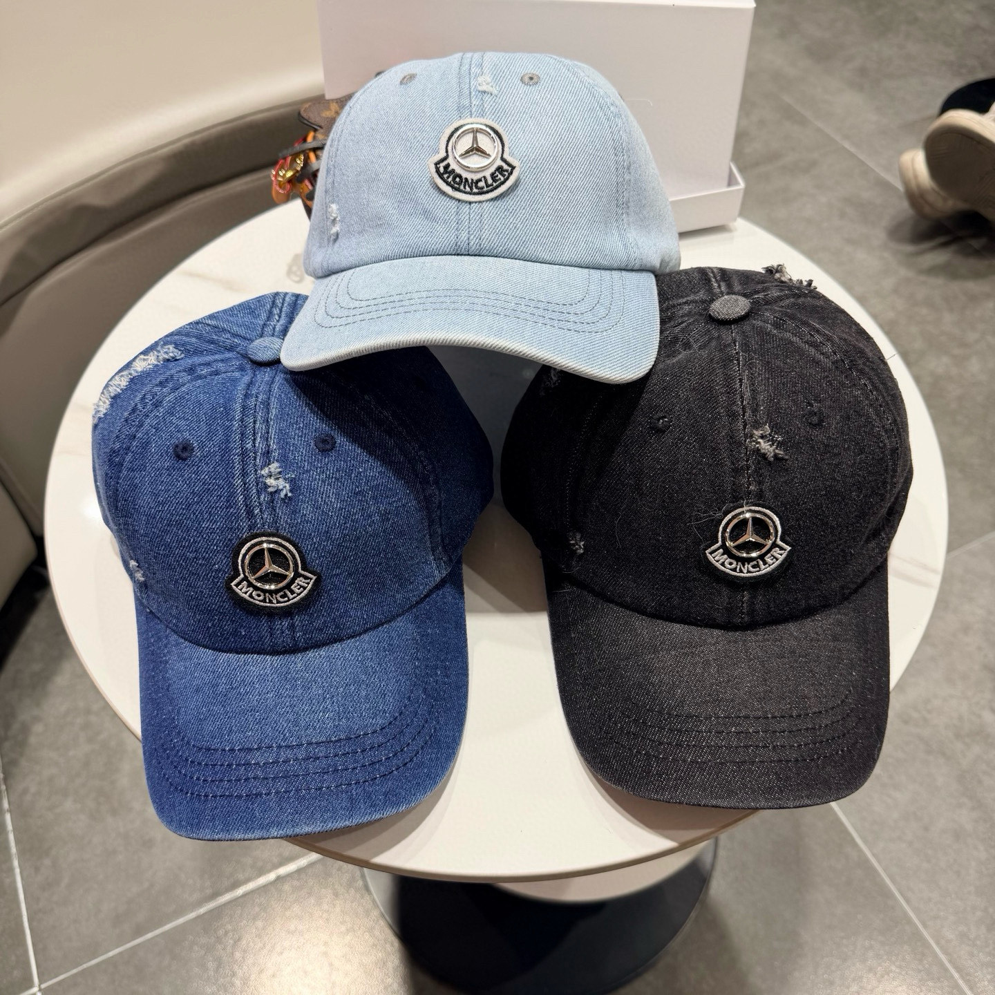 Moncler hat