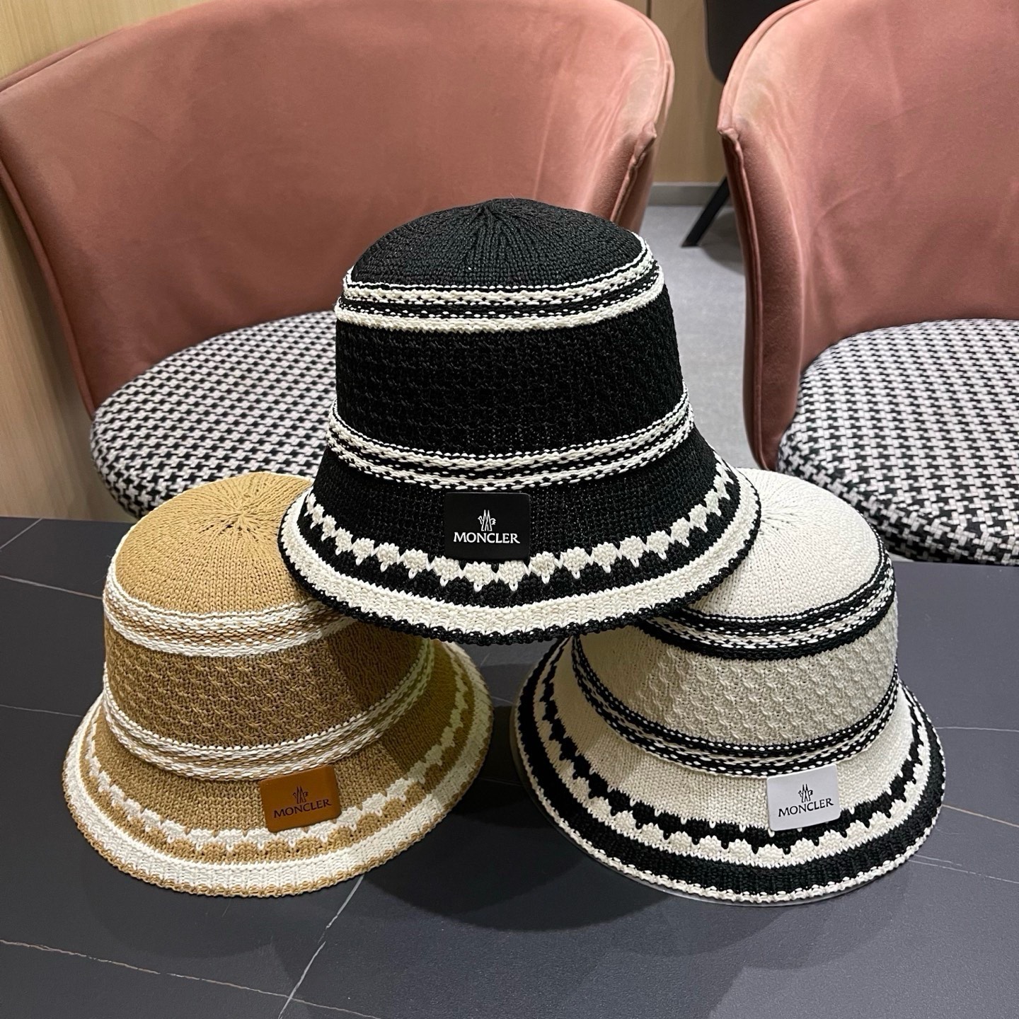 Moncler hat