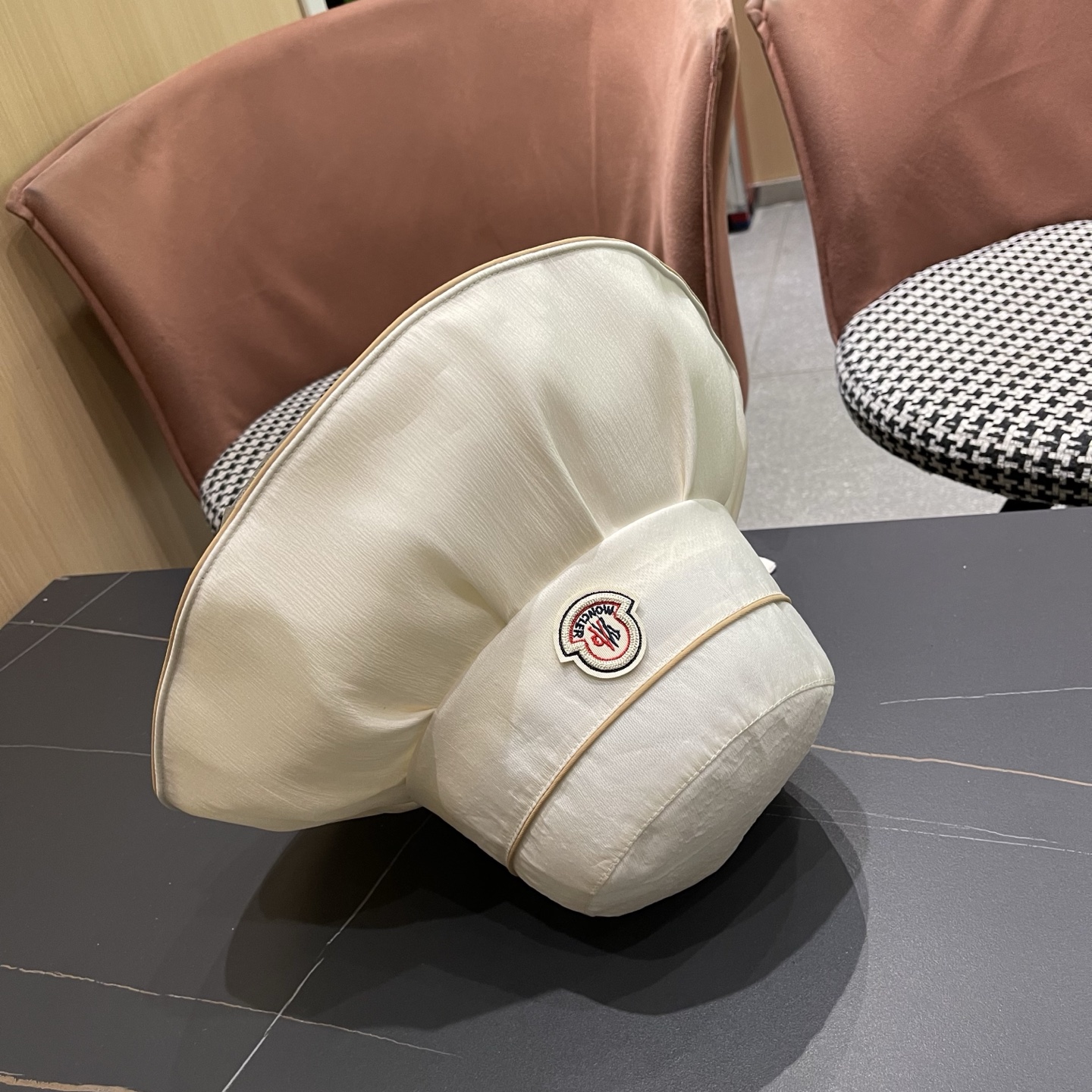 Moncler hat