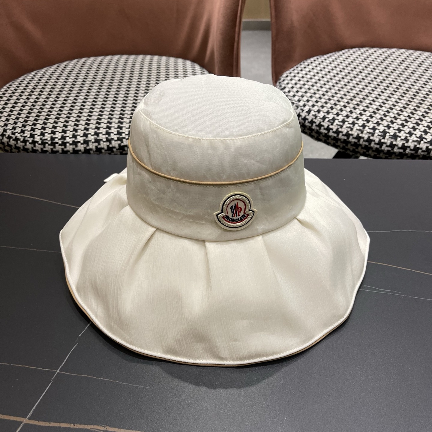Moncler hat