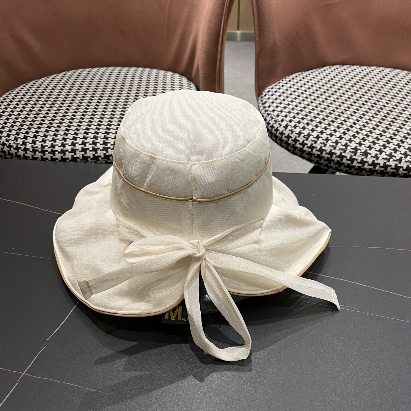 Moncler hat