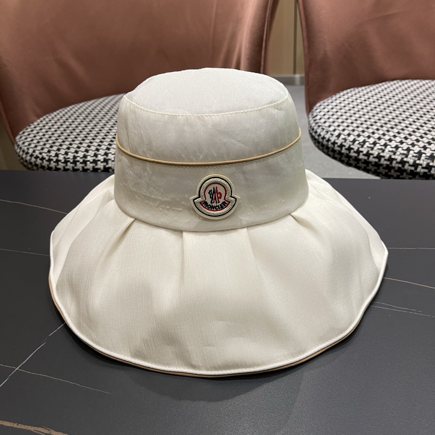 Moncler hat