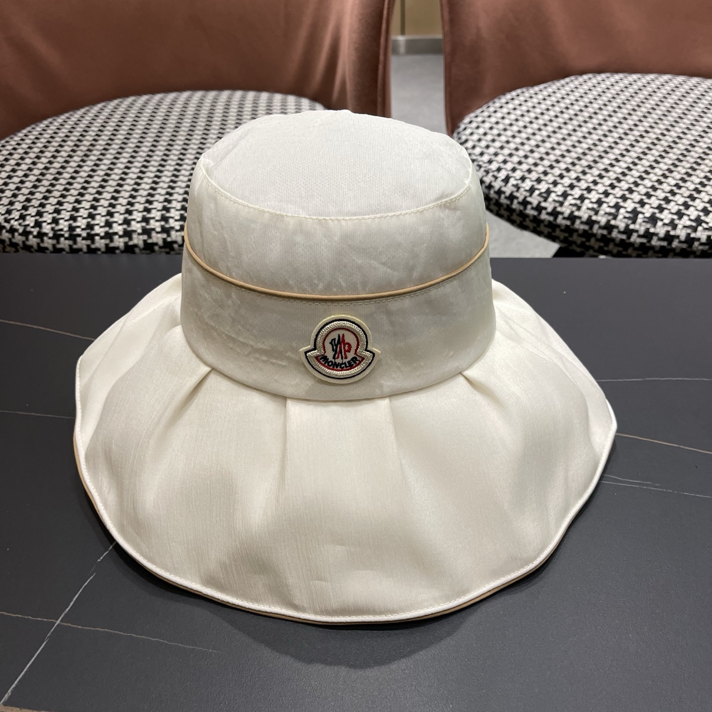 Moncler hat