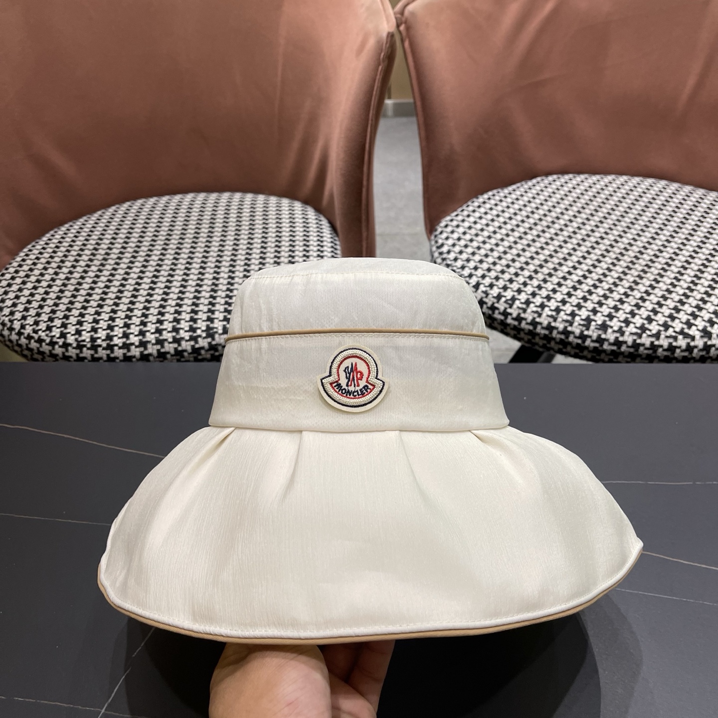 Moncler hat