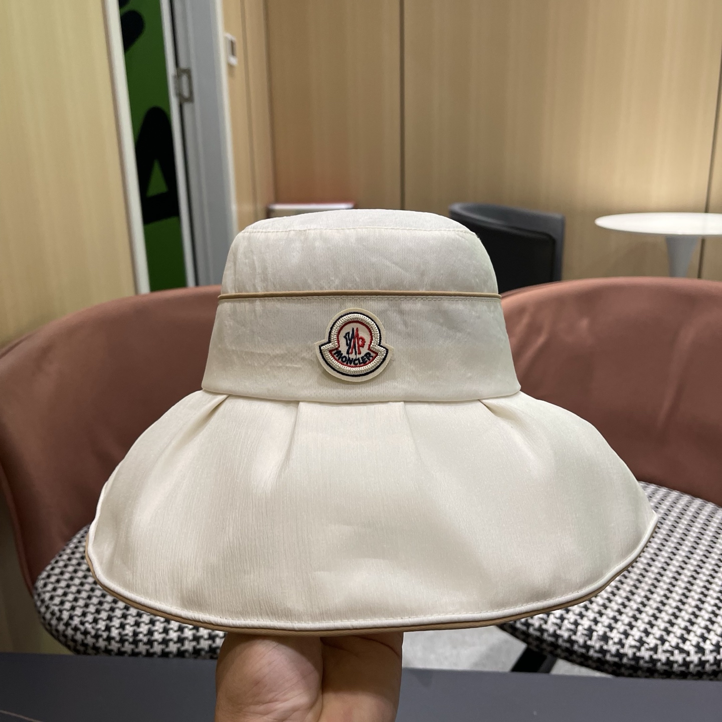 Moncler hat