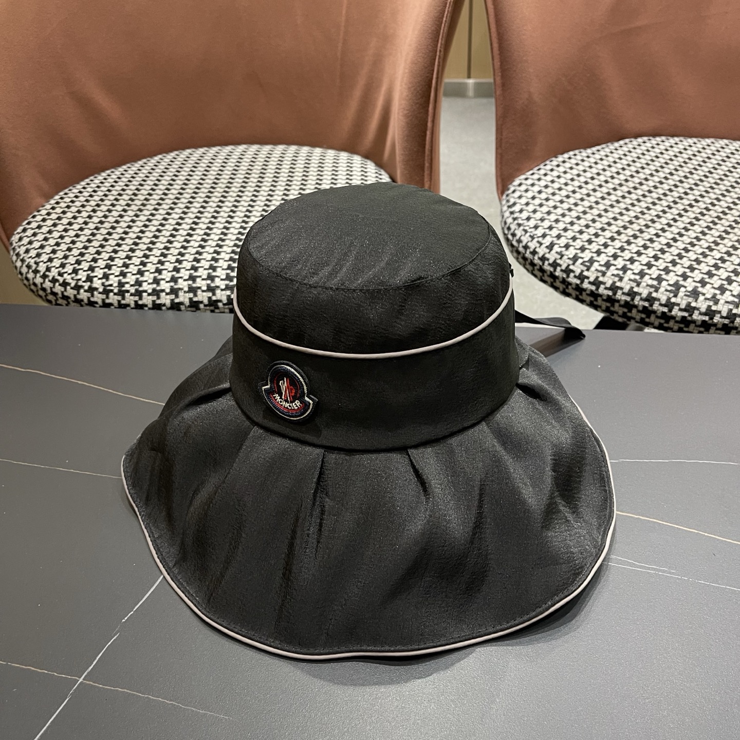 Moncler hat
