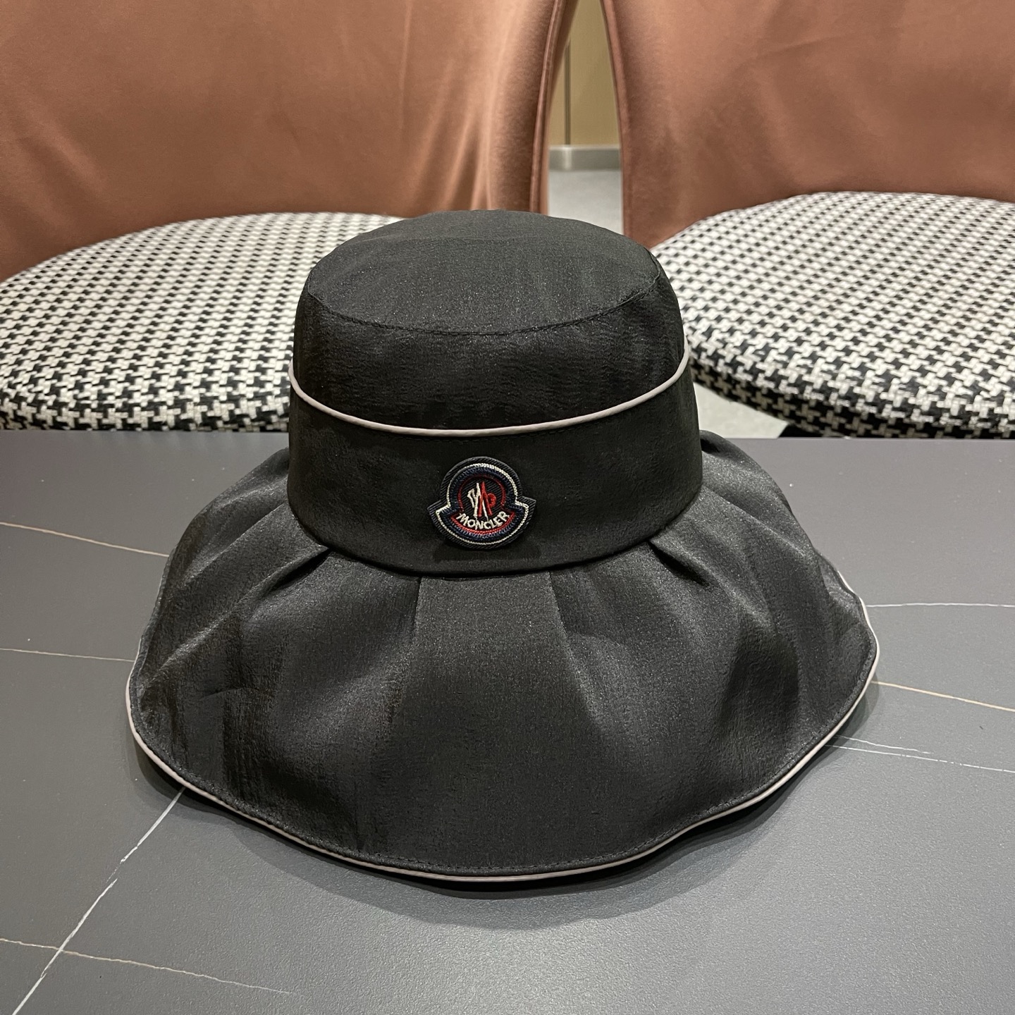 Moncler hat