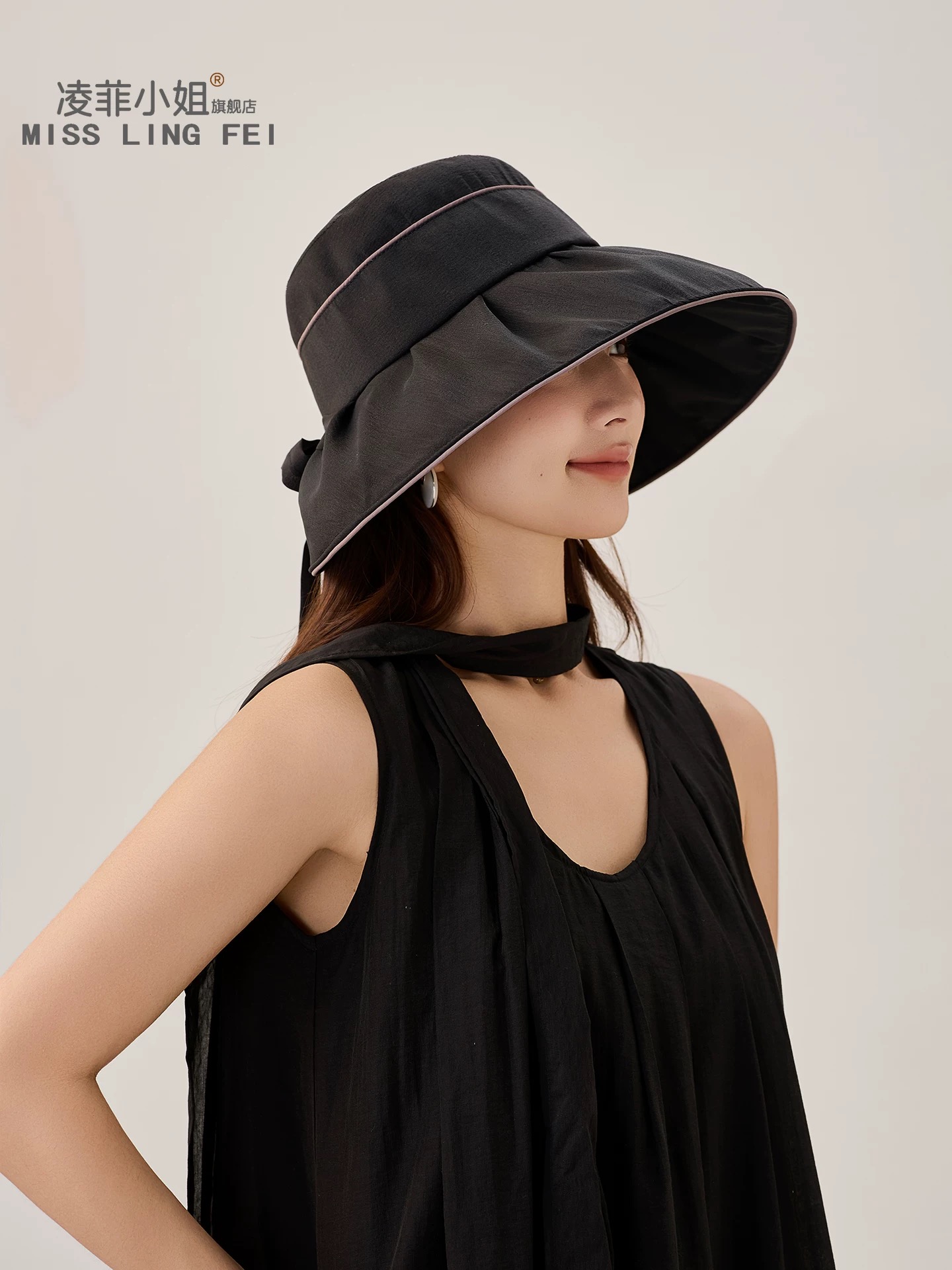 Moncler hat
